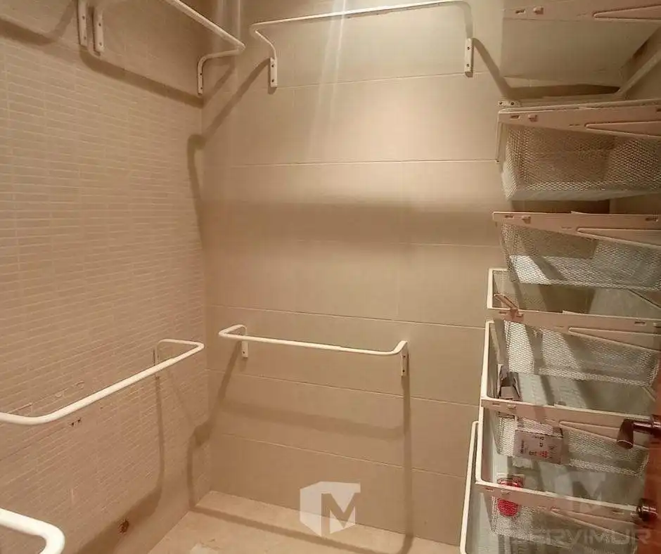 Bany de Pis en venda en Montesquiu amb Aire condicionat, Calefacció i Terrassa