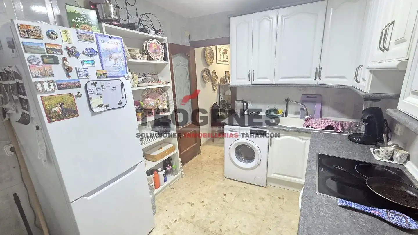 Cuina de Casa o xalet en venda en Santa Cruz de la Zarza amb Aire condicionat i Calefacció
