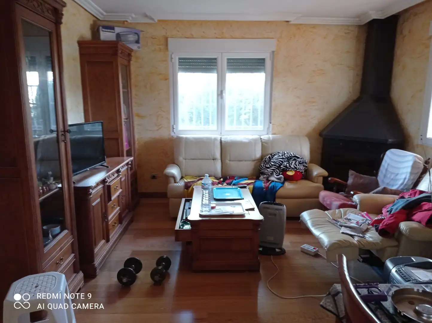 Sala de estar de Finca rústica en venta en Pétrola con Aire acondicionado, Calefacción y Jardín privado