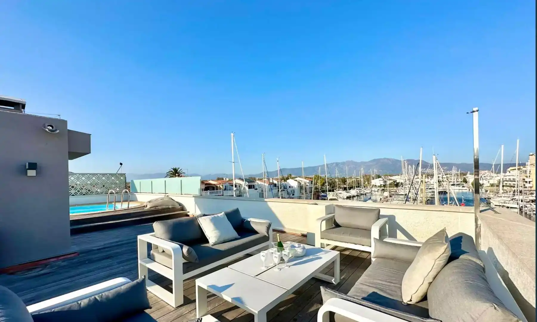 Casa con terrazza in vendita a Port greg 103, imagen 2