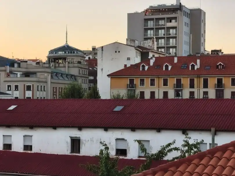 Vista exterior de Pis de lloguer en León Capital 