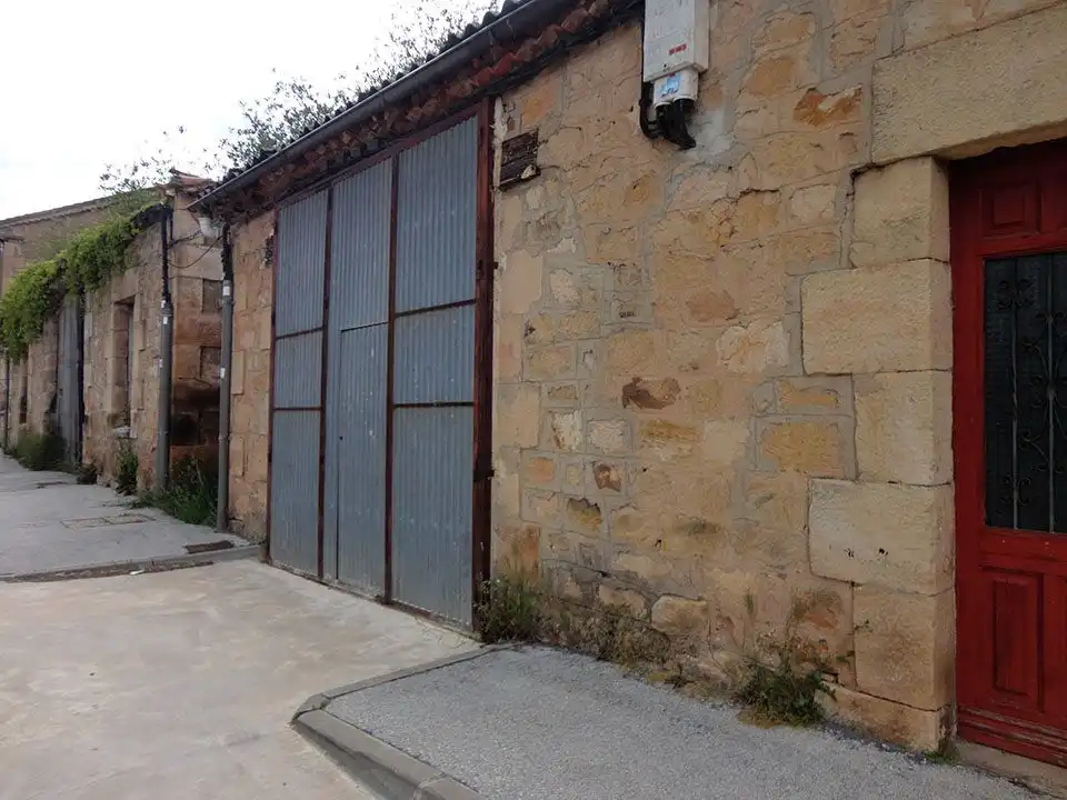 Außenansicht von Fabrikhallen zum Verkauf in Quintanar de la Sierra