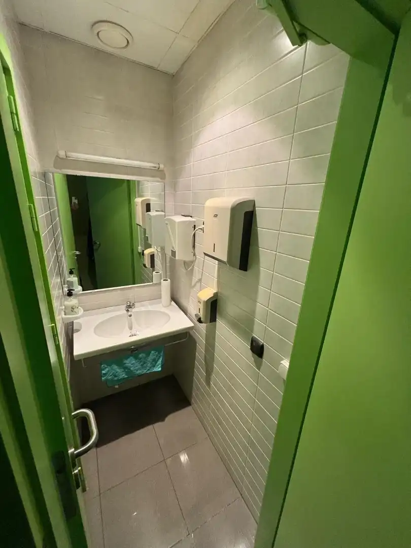 Bathroom of Commercial properties for sale in Sevilla  with Air Conditioner