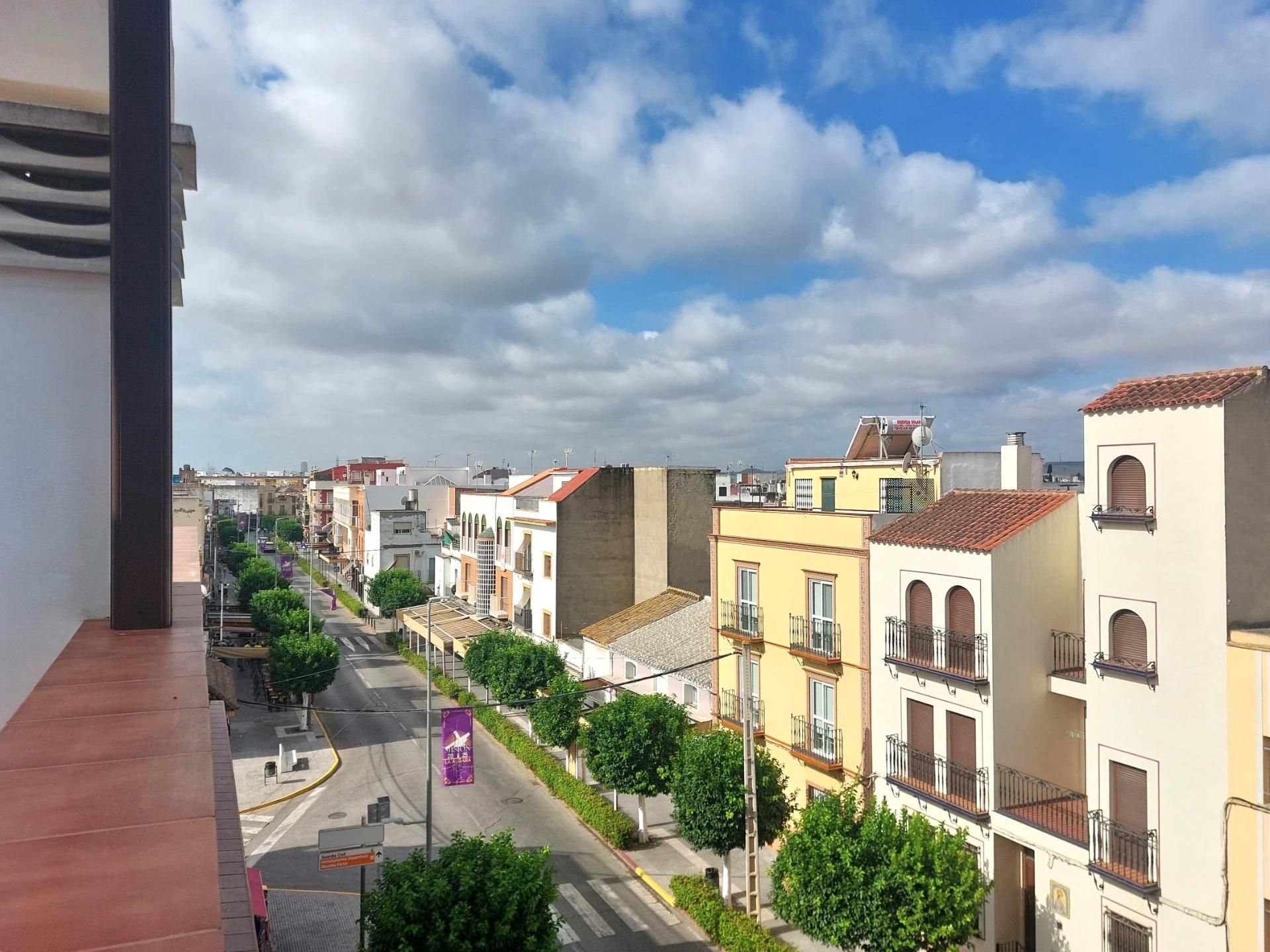 Vista exterior de Dúplex en venda en La Algaba amb Aire condicionat i Terrassa