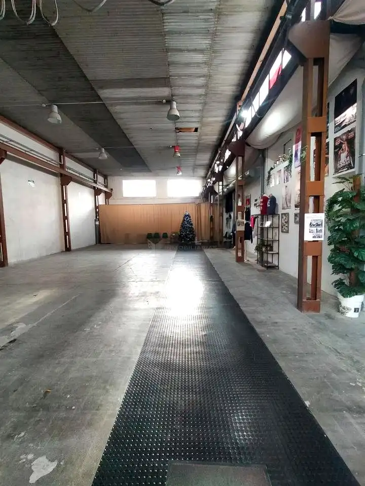 Nave industrial en venta en Zaragoza, El Pinar - San León - Las Viñas