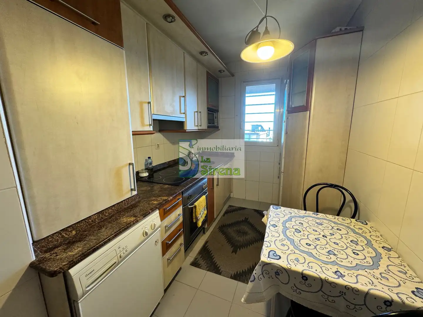 Flat for rent in Calle Leonardo Rucabado, 28, Brazomar