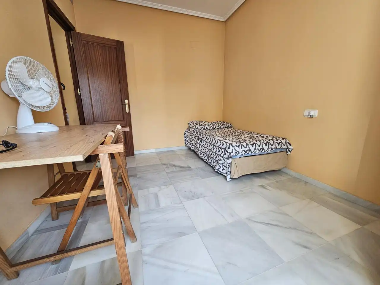 Wohnung zur Miete in Pozo Del Olivar, Divina Pastora - La Yeguada