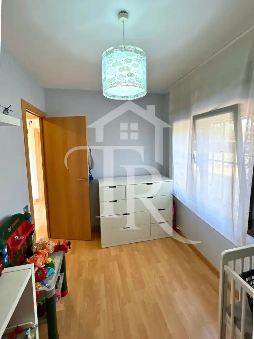 Dormitori de Casa o xalet en venda en Cabra del Camp amb Aire condicionat, Parquet i Piscina