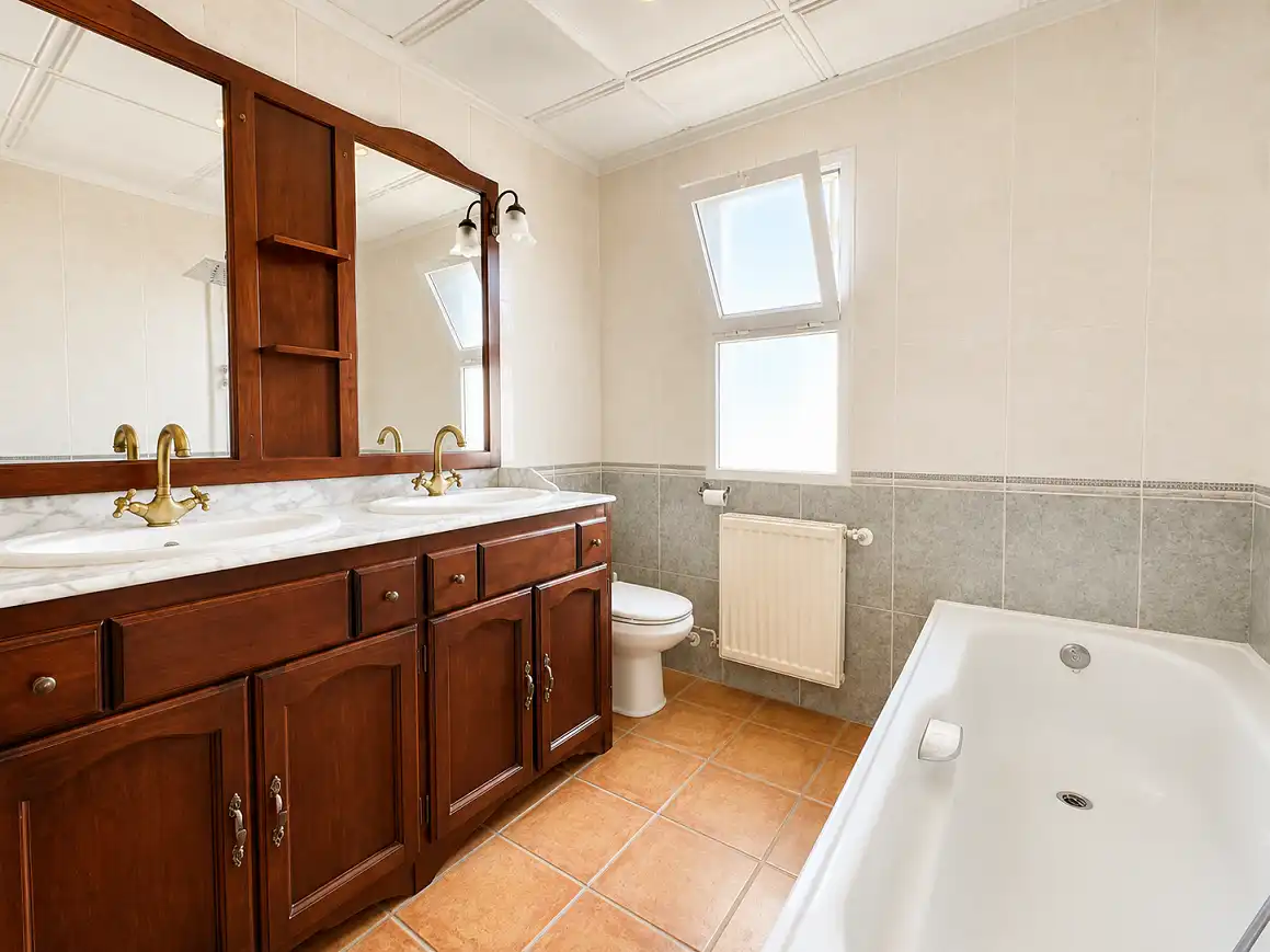 Bathroom of Houses for rent in La Nucia  with Air Conditioner, Terrace and Swimming Pool