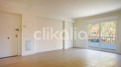 Foto 3 de Piso en venta en Valdeacederas, Madrid Capital