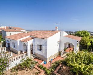 Vista exterior de Casa o xalet en venda en Es Castell amb Aire condicionat, Jardí privat i Terrassa