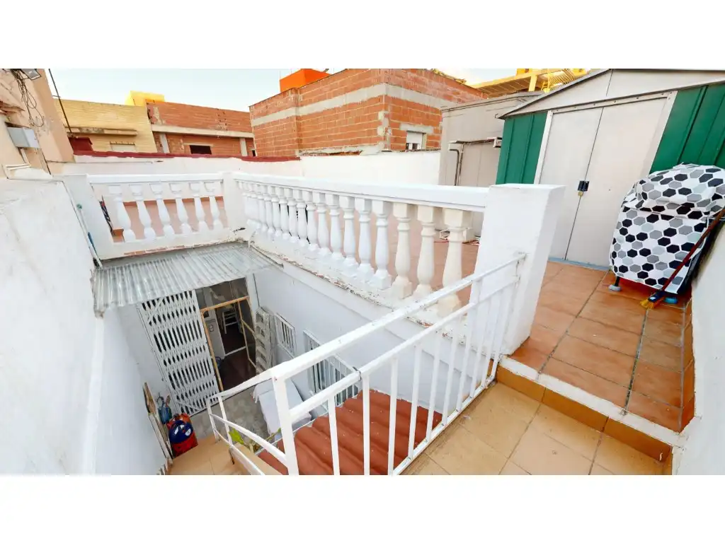 Vista exterior de Casa o chalet en venta en Torrent con Terraza