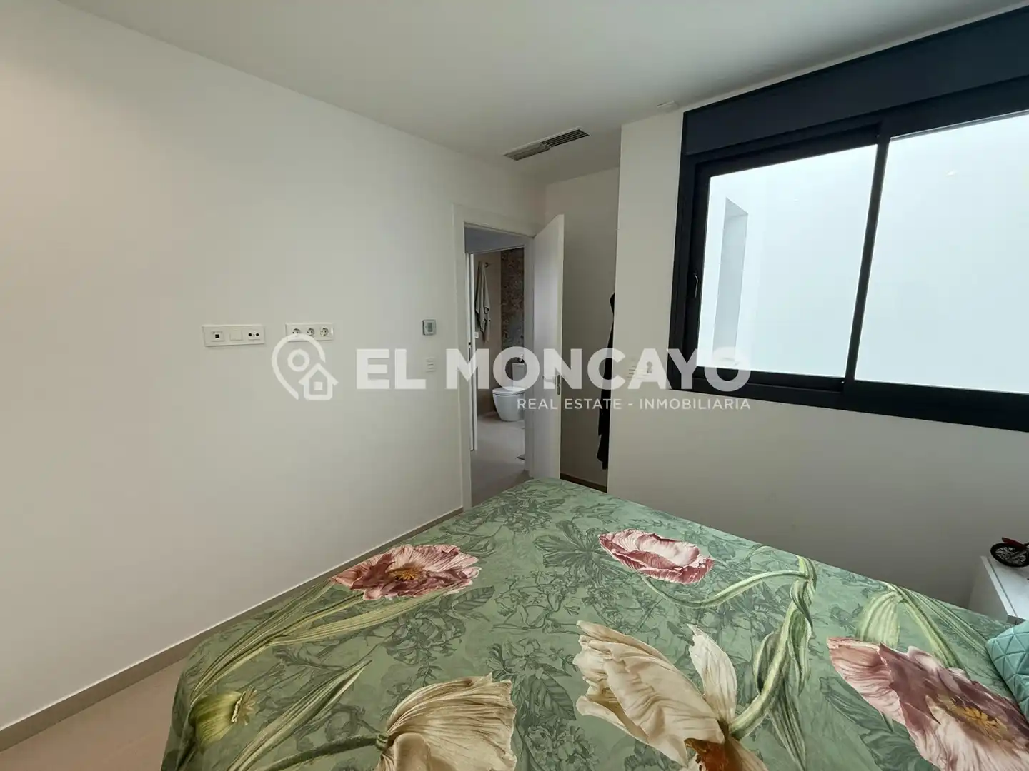 Habitación de Casa adosada en venta en Rojales con Aire acondicionado, Calefacción y Jardín privado