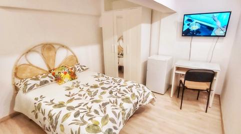 Foto 4 de Planta baixa en venda a Calle Gaucín, La Luz - El Torcal, Málaga