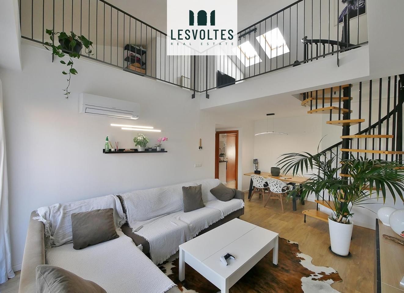 Wohnzimmer von Wohnung zum verkauf in La Bisbal d'Empordà mit Klimaanlage, Heizung und Parkett