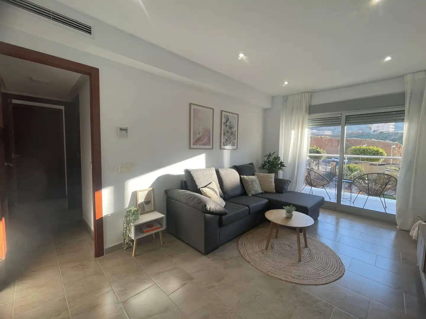 Sala de estar de Piso en venta en Roquetas de Mar con Aire acondicionado, Calefacción y Terraza