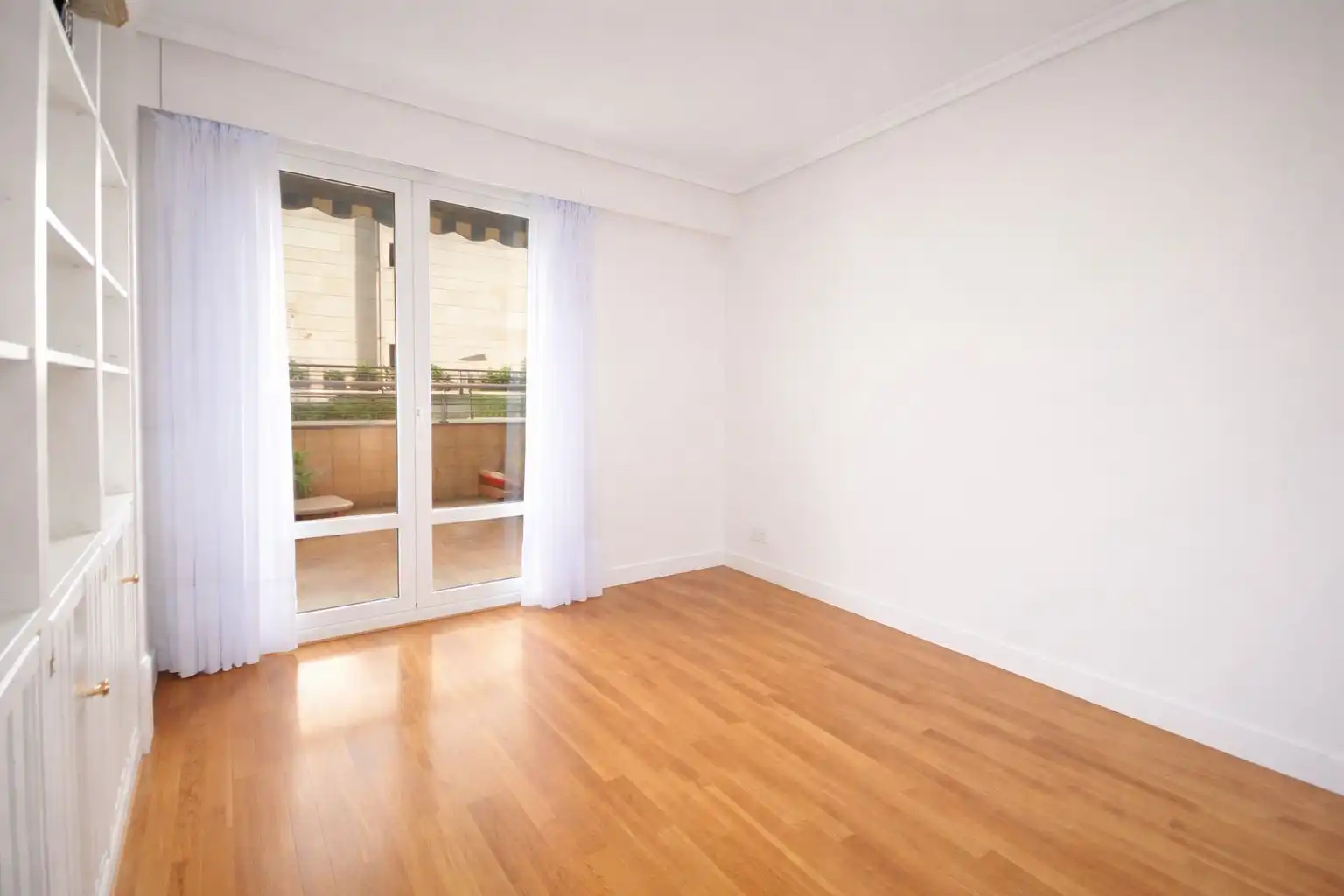 Habitación de Piso en venta en Donostia - San Sebastián  con Calefacción, Terraza y Trastero