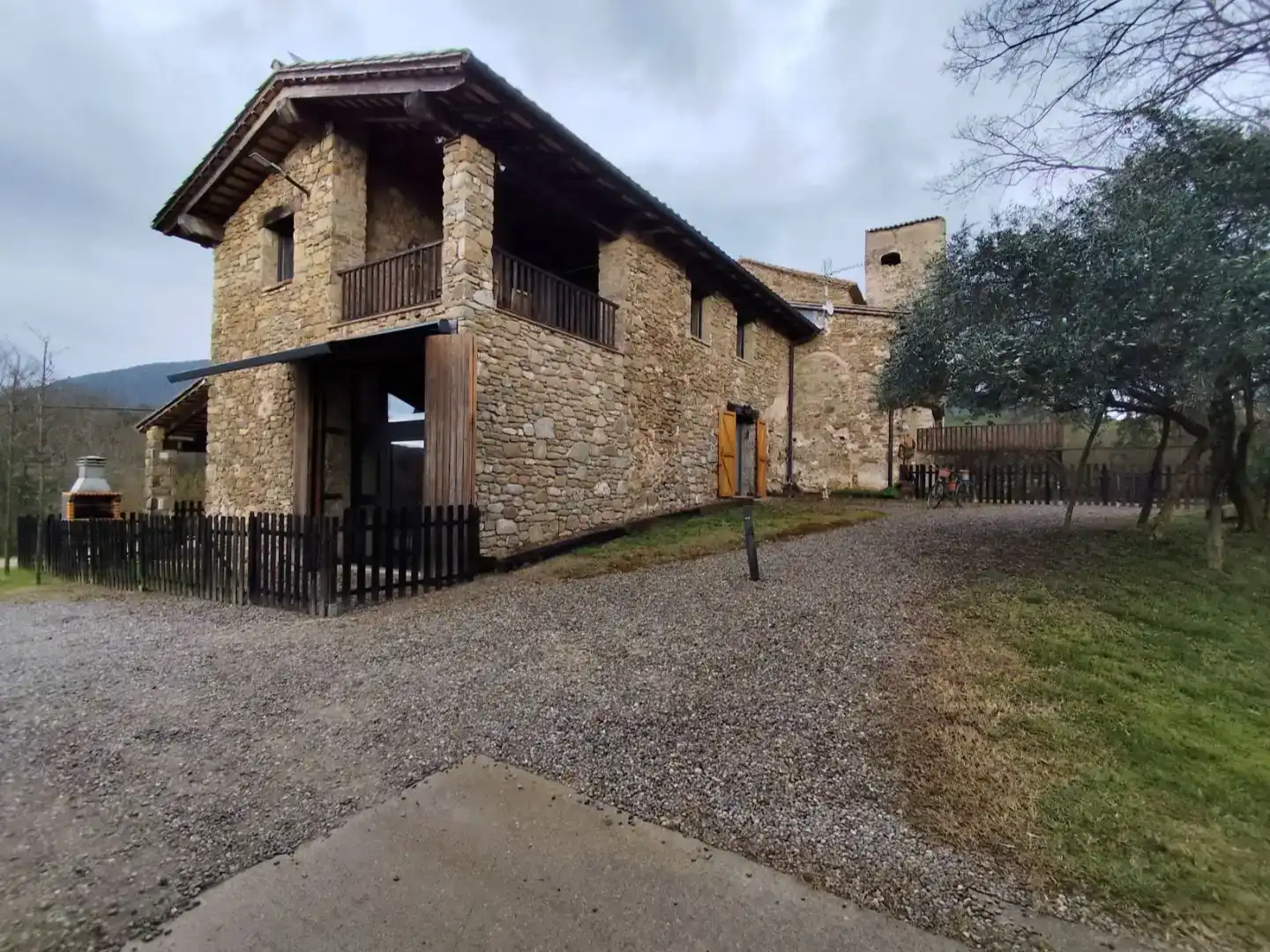 Vista exterior de Finca rústica en venda en Sant Miquel de Campmajor amb Piscina