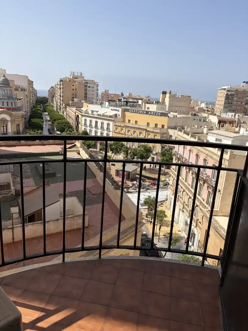 Vista exterior de Pis en venda en  Almería Capital