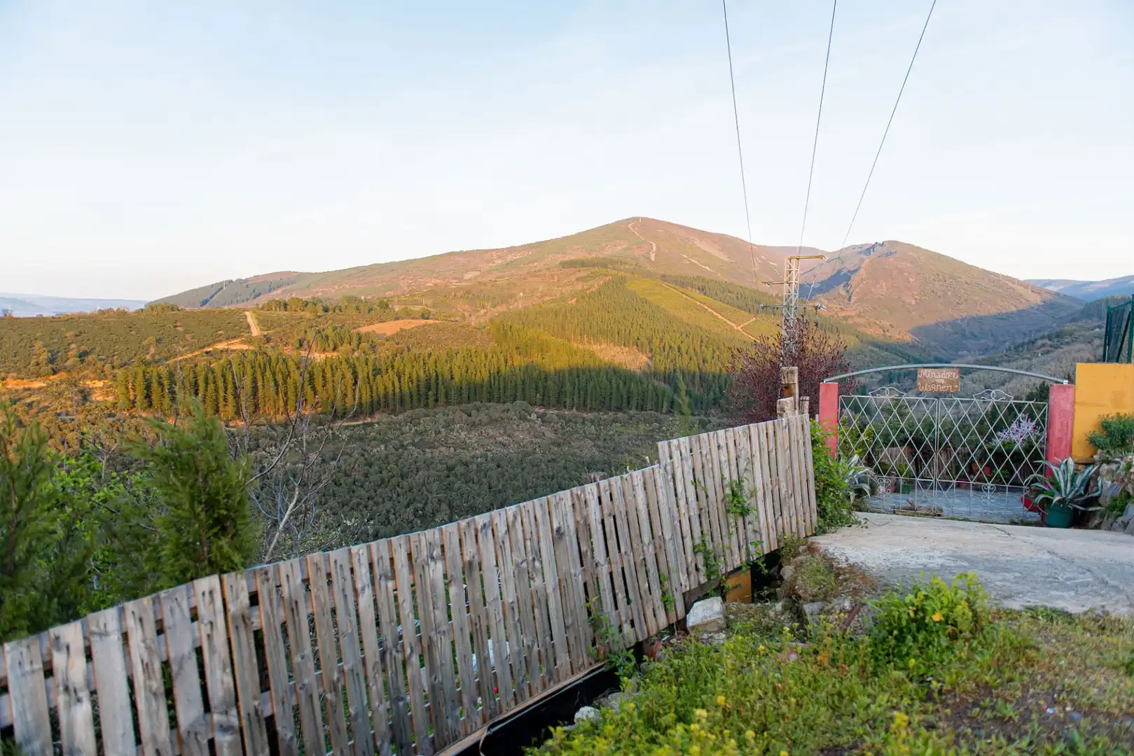 Exterior view of Houses for sale in Molinaseca  with Private garden and Furnished