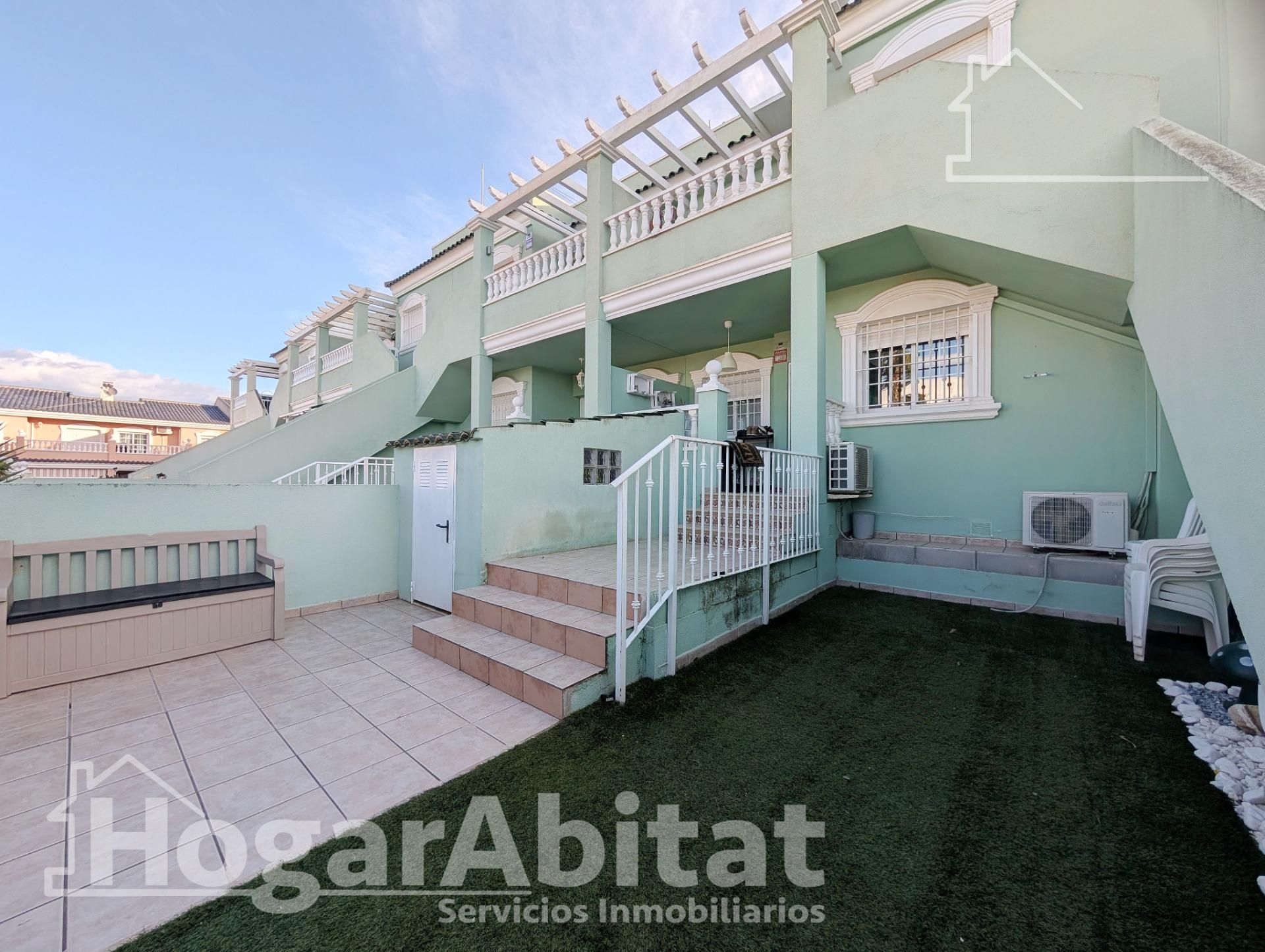 Exterior view of Single-family semi-detached for sale in Santa Pola  with Air Conditioner, Private garden and Terrace