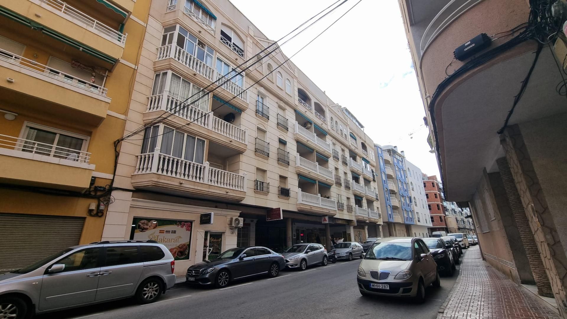Vista exterior de Estudio en venta en Torrevieja con Aire acondicionado, Terraza y Balcón