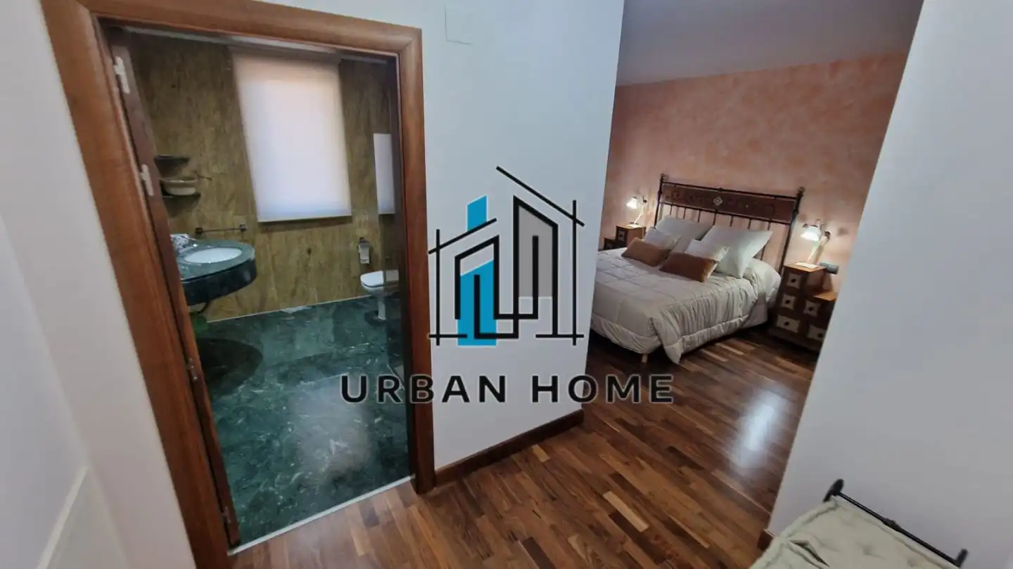 Bedroom of Houses for sale in León Capital   with Heating, Private garden and Terrace