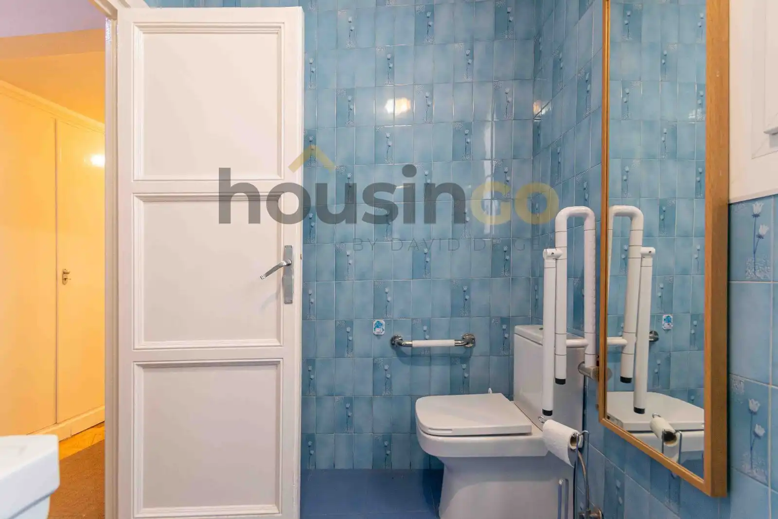 Bathroom of Flat for sale in Madrid  with Heating, Terrace and Storage room
