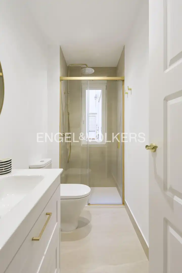 Badezimmer von Wohnung zur Miete in Centro