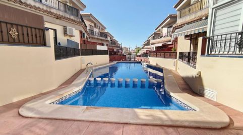 Foto 3 de Casa adosada en venda a Avenida Tirso de Molina, 99, Aguas Nuevas, Torrevieja