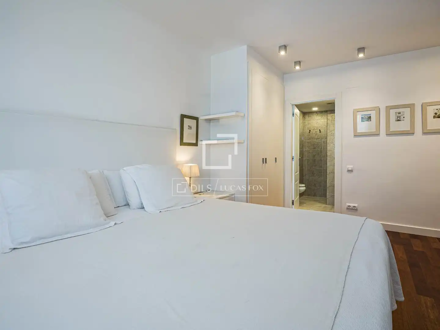 Bedroom of Flat for sale in Sant Cugat del Vallès  with Air Conditioner, Heating and Terrace