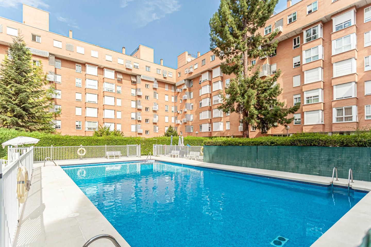 Piscina de Àtic en venda en  Madrid Capital amb Aire condicionat, Calefacció i Jardí privat