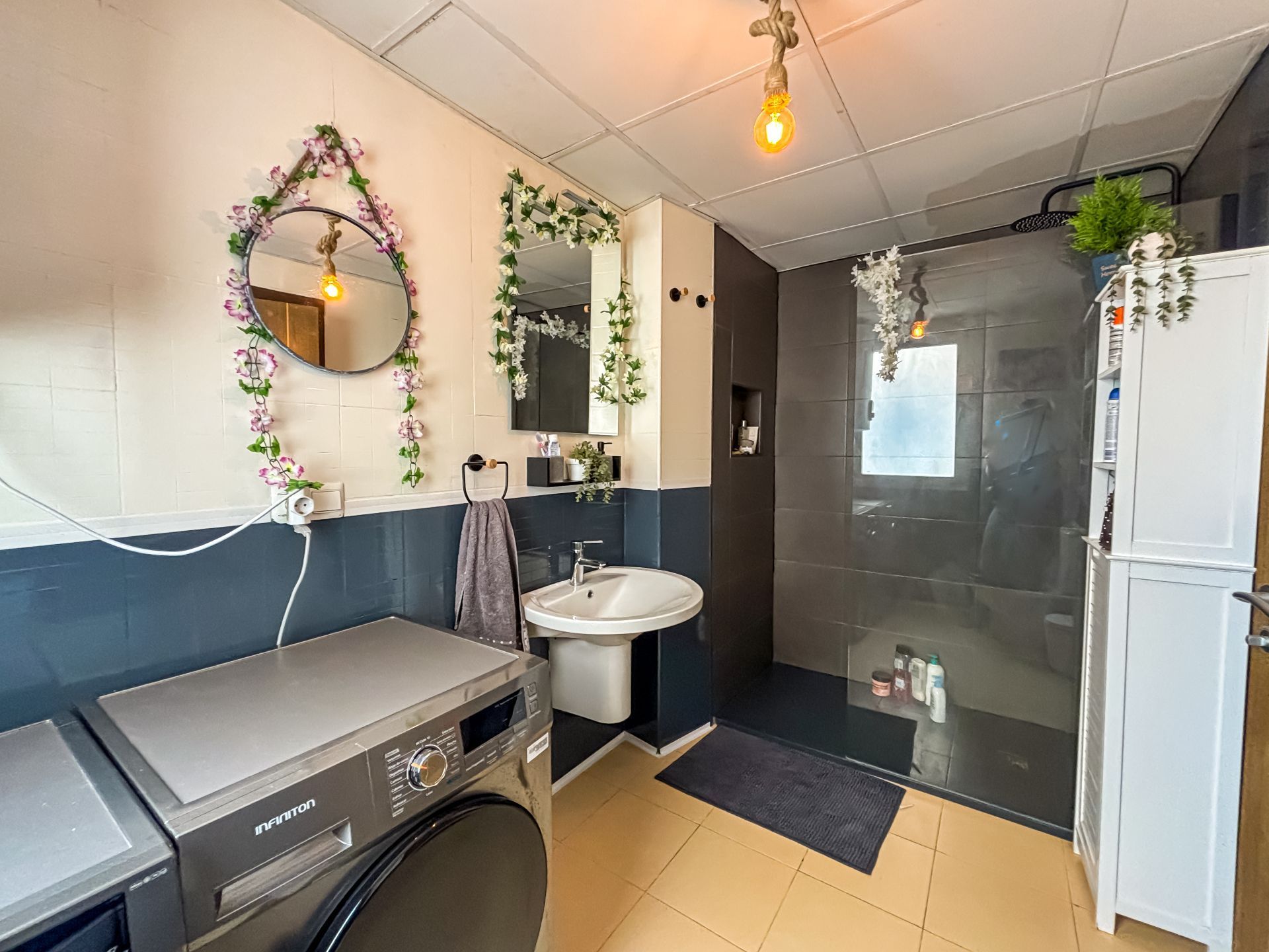 Bathroom of Flat for sale in Atarfe  with Air Conditioner, Terrace and Storage room