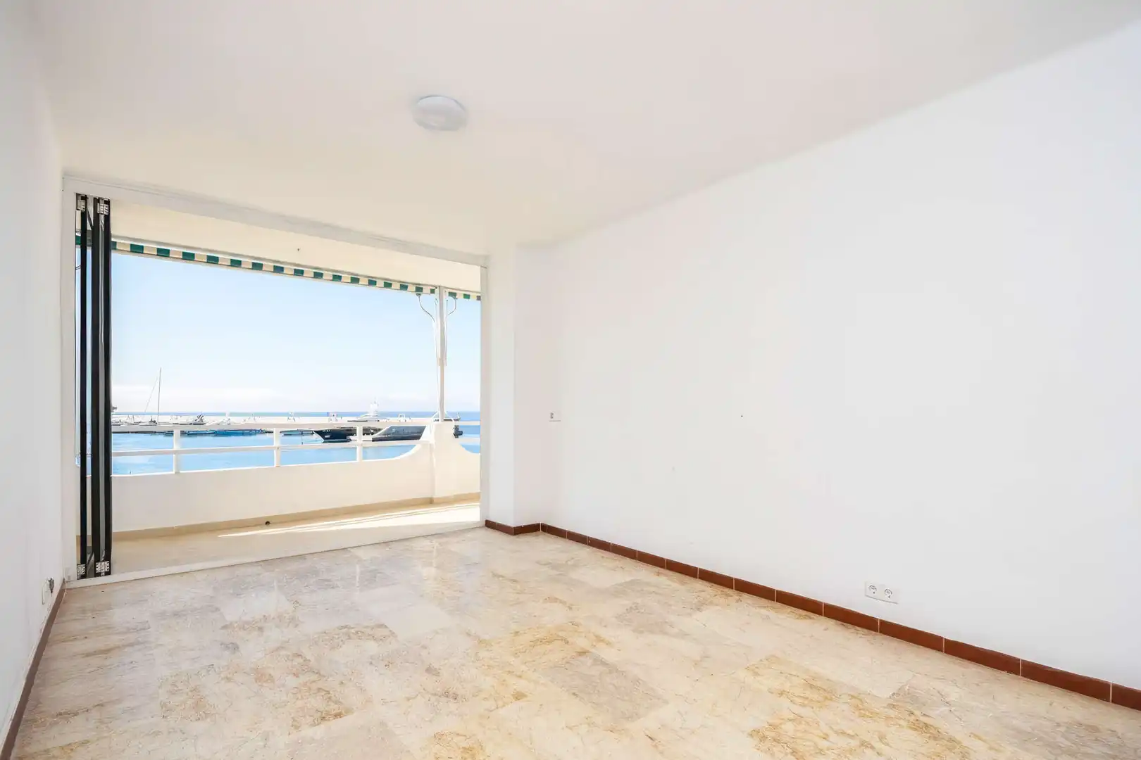 Flat for sale in El Toro