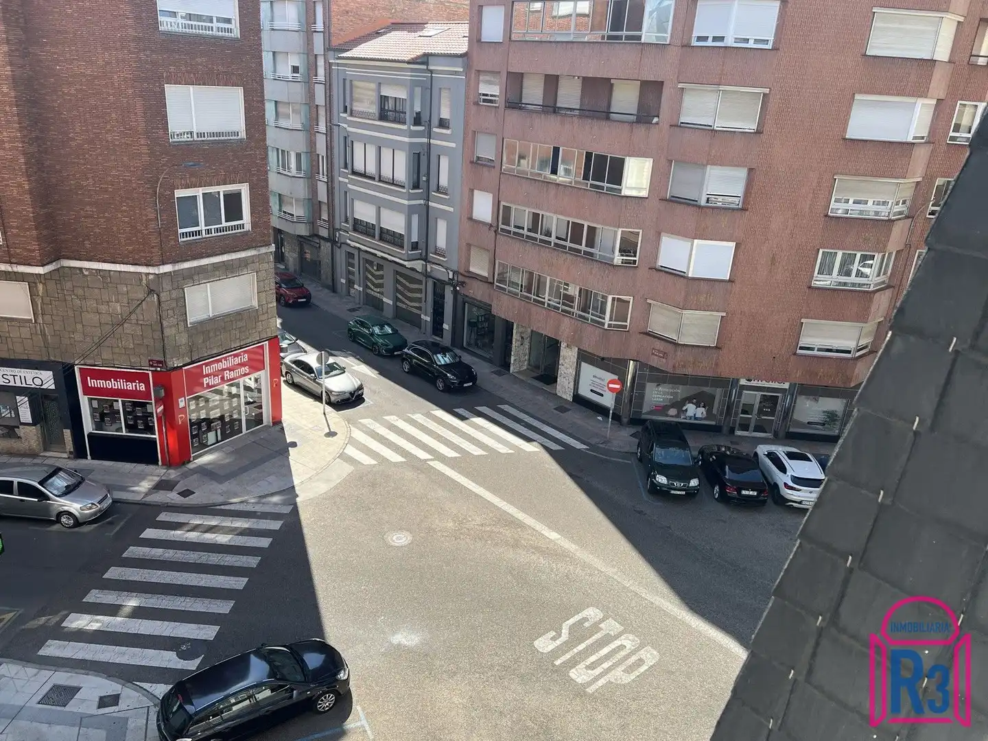Vista exterior de Dúplex en venda en León Capital  amb Calefacció, Terrassa i Traster