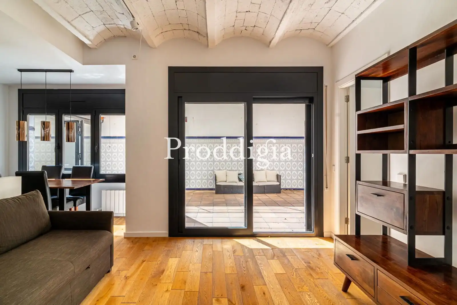 Flat for rent in Barcelona  with Air Conditioner, Terrace and Storage room