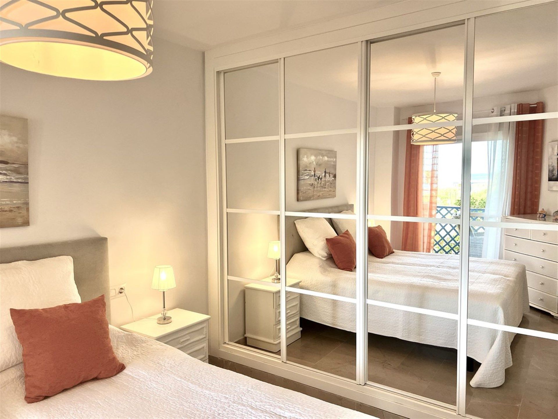 Dormitori de Apartament en venda en Estepona amb Aire condicionat i Terrassa