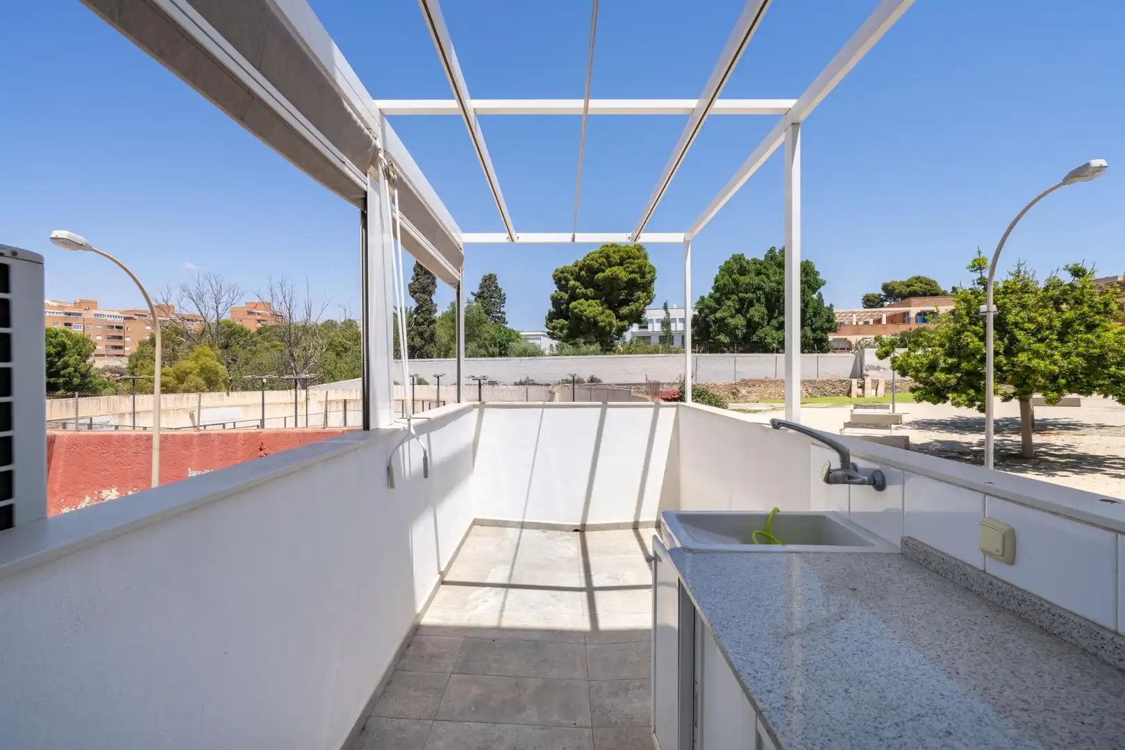 Terraza de Casa adosada en venta en Almería con Aire acondicionado, Terraza y Trastero