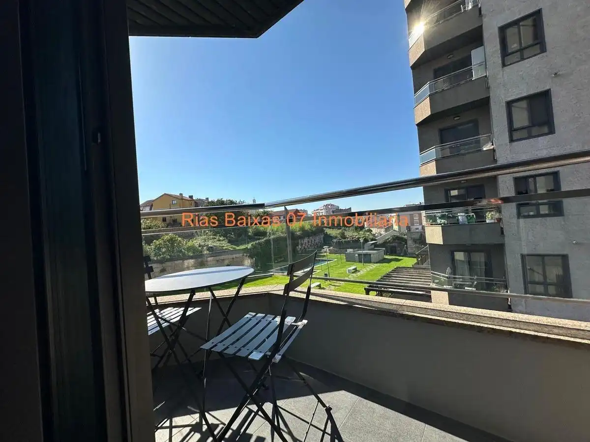 Vista exterior de Pis en venda en Vigo  amb Calefacció, Terrassa i Moblat