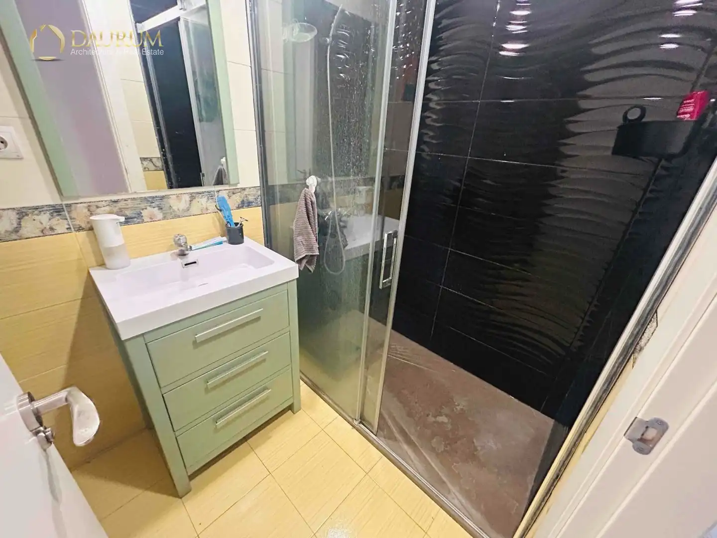 Baño de Piso en venta en Málaga con Aire acondicionado, Calefacción y Terraza