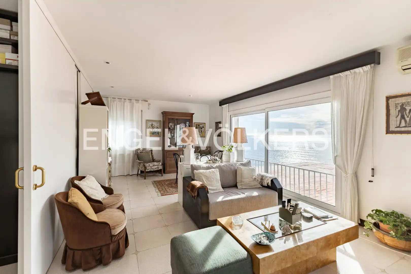 Sala de estar de Casa o chalet en venta en Arenys de Mar con Aire acondicionado, Calefacción y Jardín privado