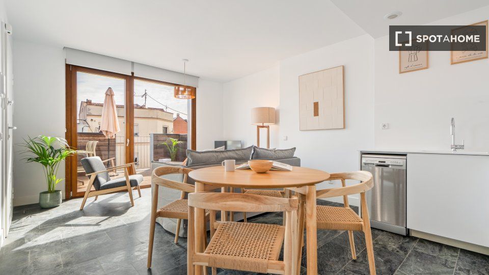 Sala d'estar de Pis de lloguer en  Madrid Capital amb Aire condicionat, Calefacció i Moblat