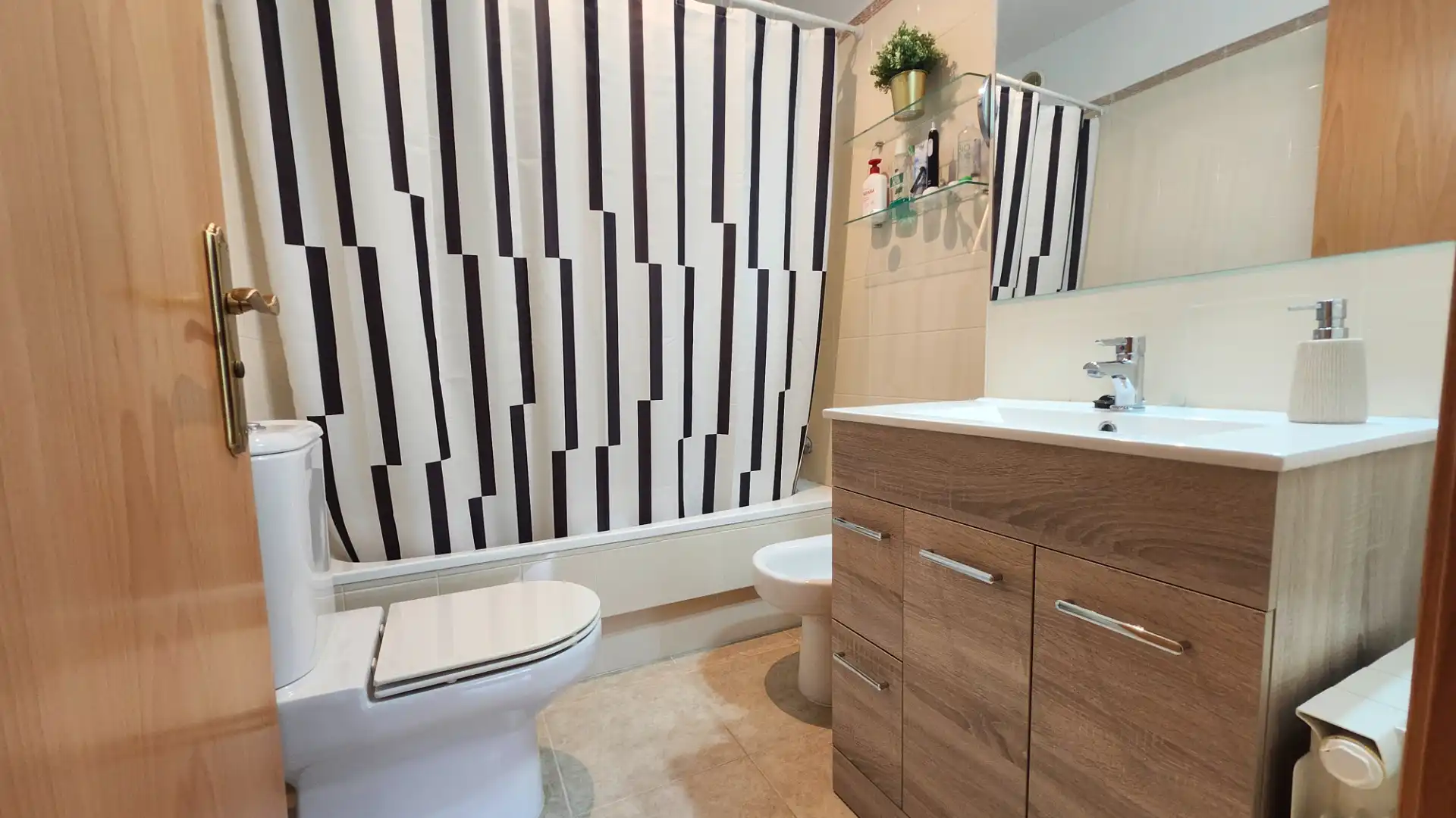 Baño de Piso en venta en Miño con Calefacción y Trastero