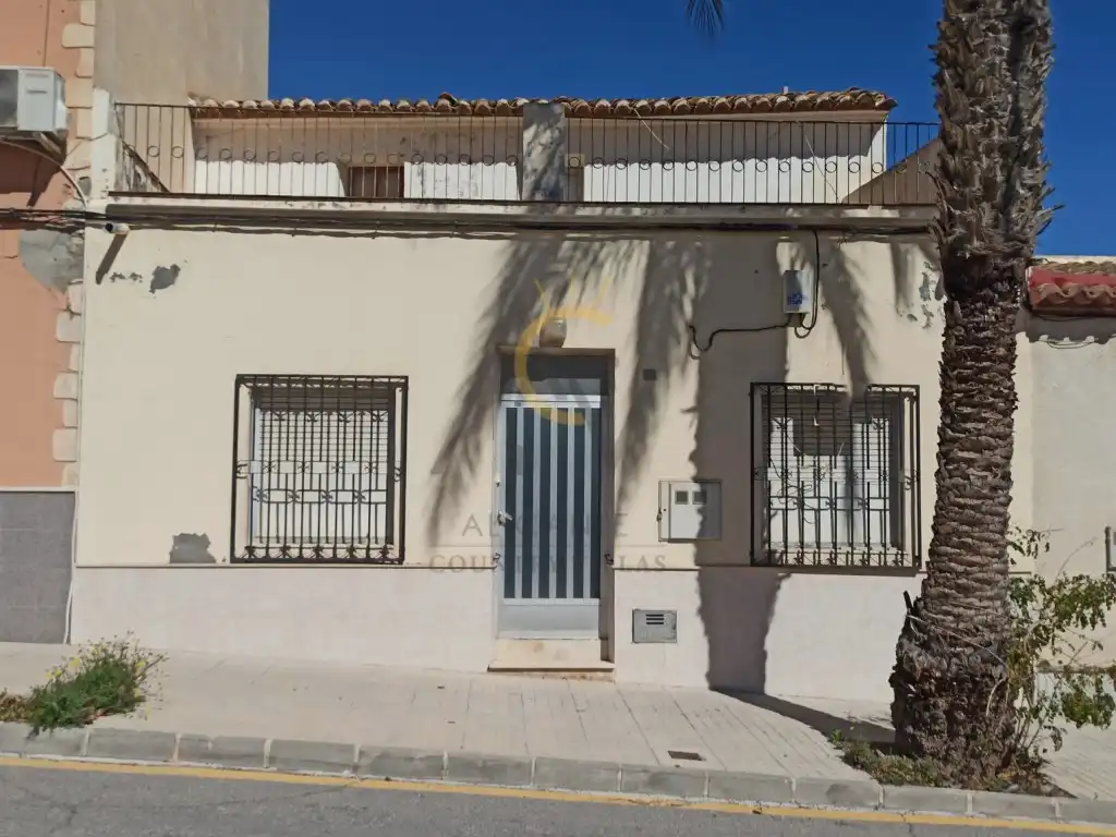 Casa amb terrassa en venda a La Romana