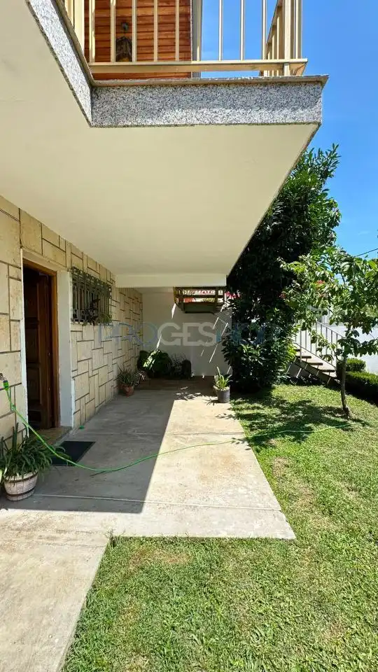 Vista exterior de Casa o chalet en venta en Carrizo con Calefacción, Jardín privado y Terraza