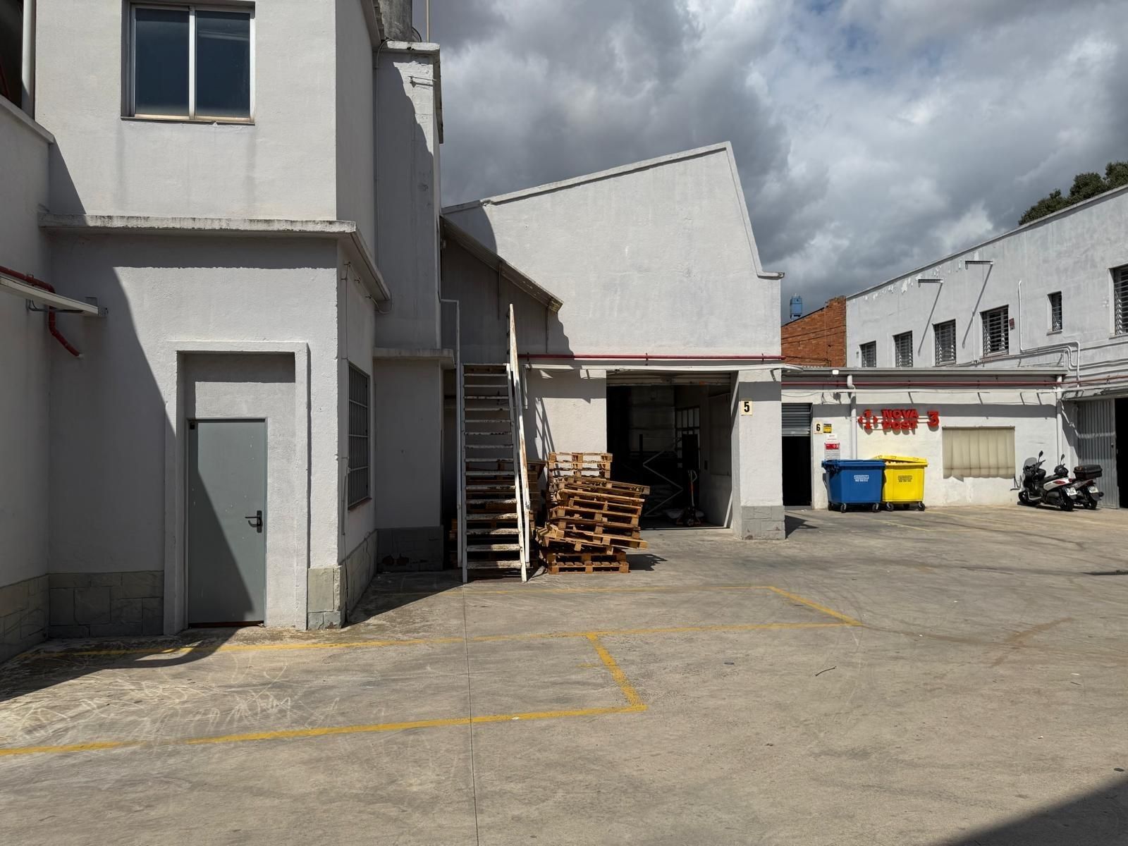 Exterior view of Industrial buildings to rent in  Barcelona Capital