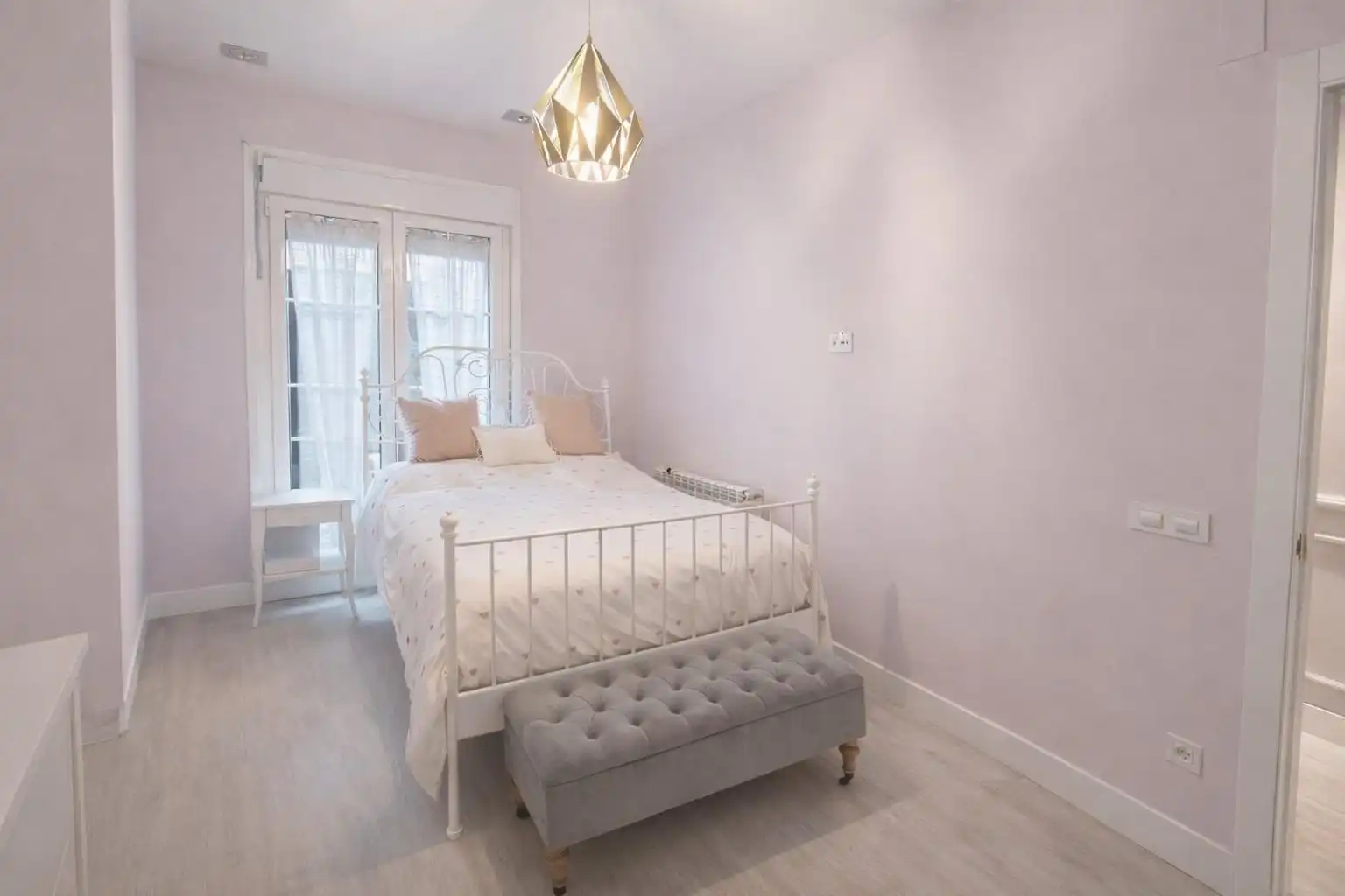 Habitación de Piso en venta en León Capital  con Calefacción, Terraza y Trastero