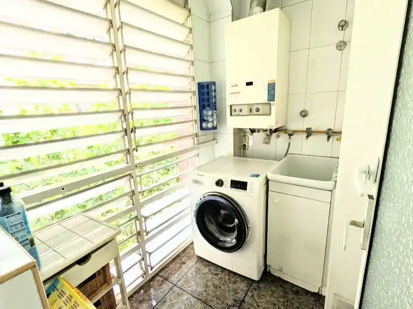 Cocina de Piso en venta en Santa Coloma de Gramenet con Trastero y Balcón