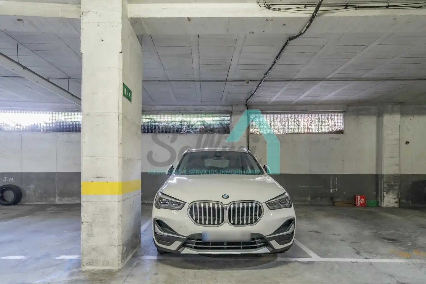 Parking de Piso de alquiler en Oviedo  con Calefacción, Parquet y Terraza