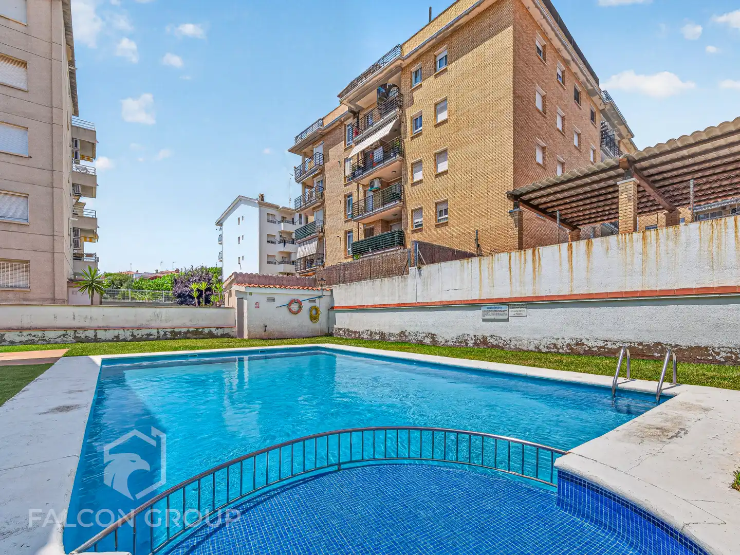 Piscina de Casa o xalet en venda en Calafell amb Aire condicionat, Calefacció i Jardí privat